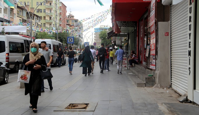 Diyarbakırlılar 'muhatap' hakkında konuştu: Meclis diyen de var, Öcalan diyen de