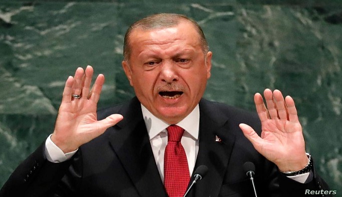 Erdoğan'ın konvoyu dönüş yolunda protesto edildi