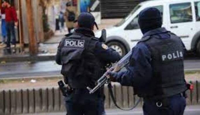 Hatay'da polis 'keyfi uygulama' yapıyor iddiası: İstersem bu şarjörü üstünüze boşaltırım