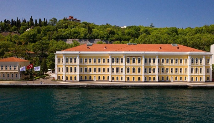 YÖK, Fransız uyruklu akademisyenlere getirdiği B2 düzeyinde Türkçe bilme zorunluluğunu kaldırdı