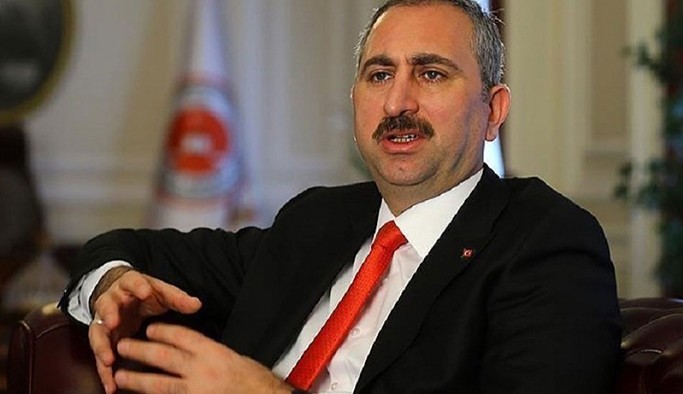Adalet Bakanı Gül: Herkesin en saygın bir şekilde muamele görmesi en temel hakkıdır