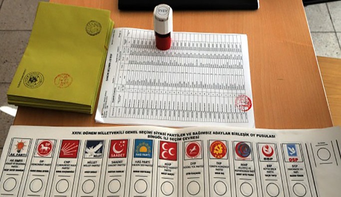AKP'de oy verme sisteminin değişmesi tartışılıyor: Zarfsız oy kullanmayı önermeyi düşünüyoruz