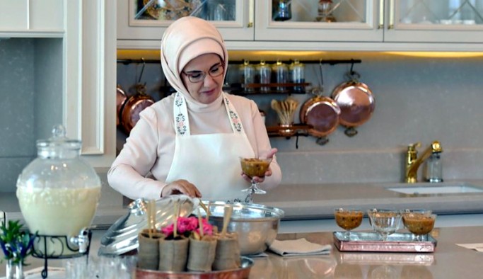 Emine Erdoğan'ın mutfakta tasarruf önerisi: Mangoyu kurutup saklayın
