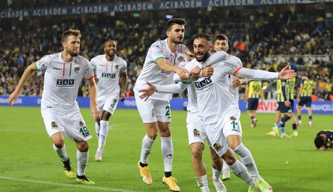 Fenerbahçe'ye Kadıköy'de şok!