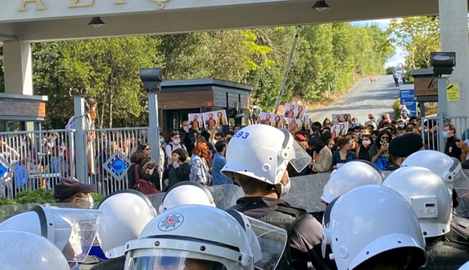 İstanbul Valiliği: Boğaziçi'ndeki eylemlerde 14 öğrenci gözaltına alındı