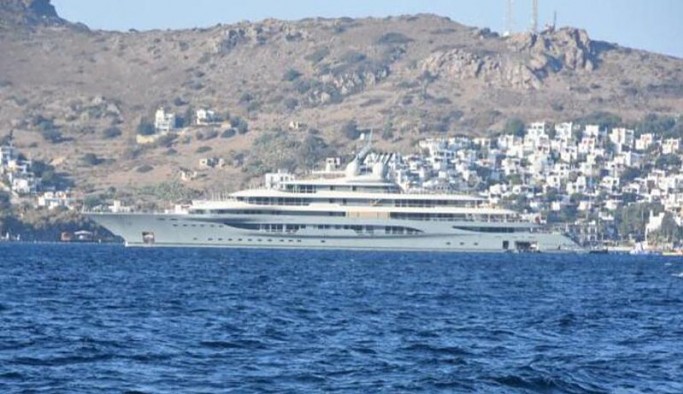 Jeff Bezos'un lüks yatı Yalıkavak'a demir attı