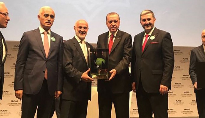 Vakıfları vergiden muaf tutma yetkisi olan Erdoğan, arkadaşının vakfına kıyak geçti