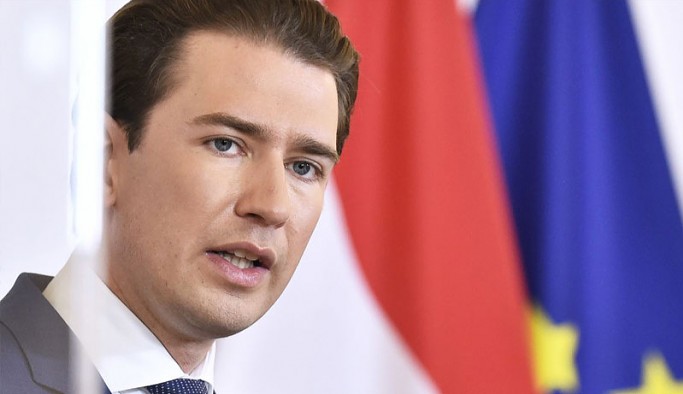 Yolsuzlukla suçlanan Avusturya Başbakanı Sebastian Kurz istifa etti
