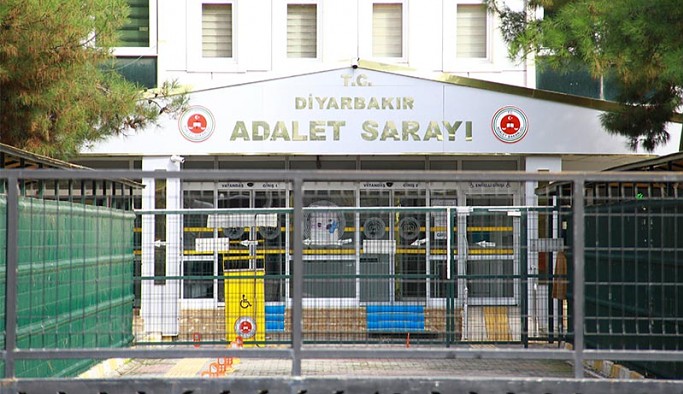 19 siyasetçi ve sendikacı için tutuklama talebi