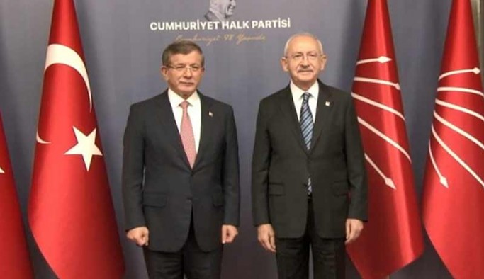 Davutoğlu: Başta TÜİK ve Merkez Bankası olmak üzere büyük bir çözülme yaşanıyor