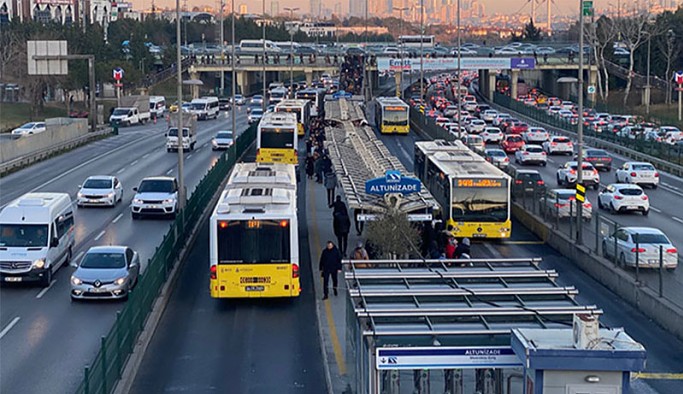 İstanbul'da ulaşıma zam teklifi ertelendi