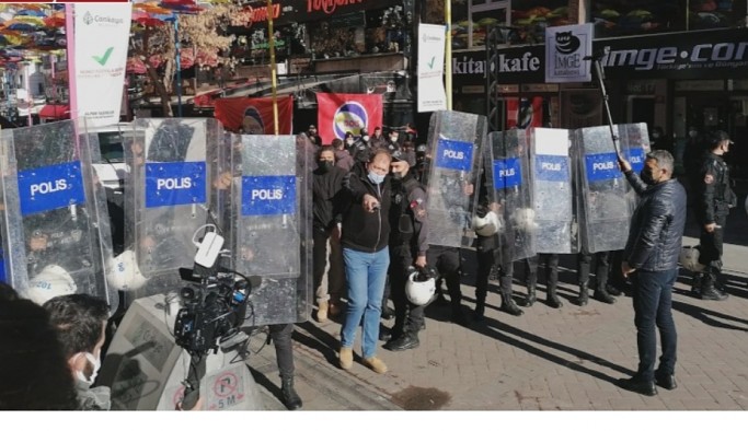 Ankara Yüksel Caddesinde çok sayıda öğrenci gözaltına alındı