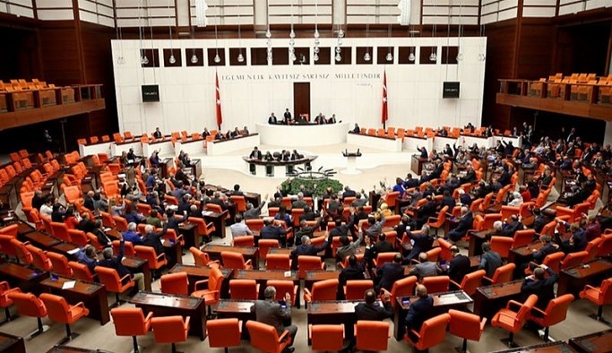 Oktay’ın HDP ve CHP’yi hedef alması tartışmaya neden oldu