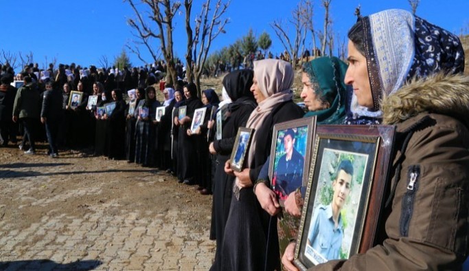 Roboskî’de katledilenler mezarları başında anıldı: “Artık bu coğrafyada ölümlere, yargısız infazlara ne takatimiz ne tahammülümüz kaldı”