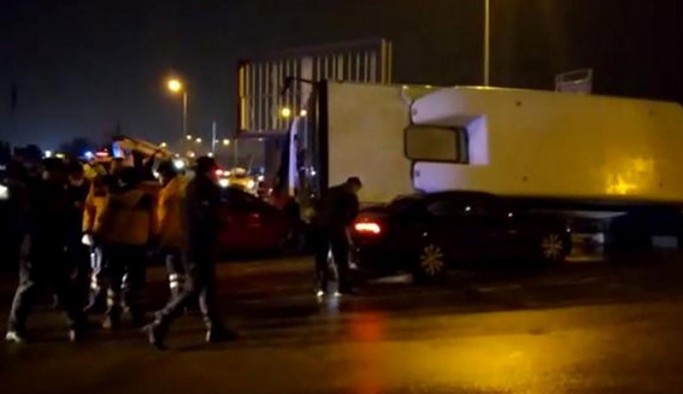 Ankara'da halk otobüsü devrildi, 16 yaralı var