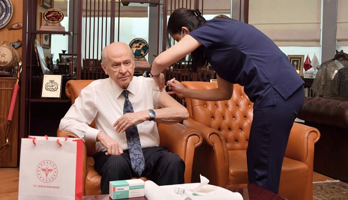Bahçeli: Yerli ve milli üretimimiz Turkovac aşımı oldum