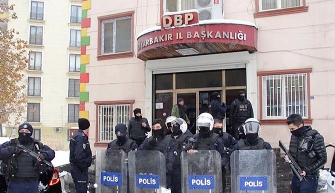 DBP Diyarbakır il binasına polis baskını