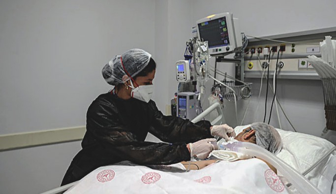 Koronavirüs salgınında günlük vaka sayısı rekor kırdı: 68 bin 413