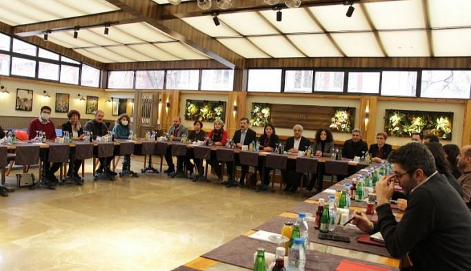Solda 3. Seçenek buluşması: Konuşmaya devam edeceğiz