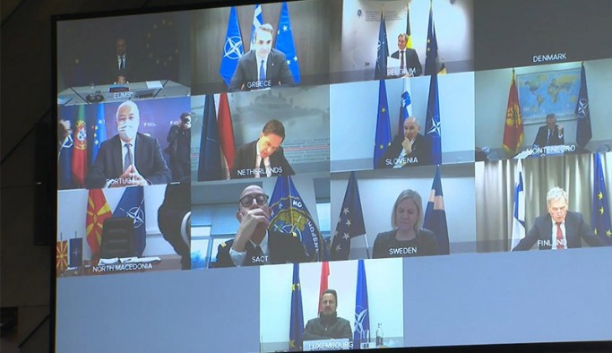 NATO Olağanüstü Zirvesi başladı
