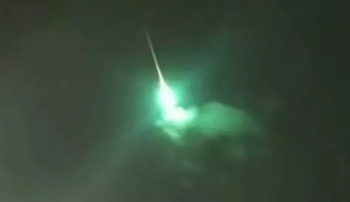 Türkiye Uzay Ajansı'ndan 'yeşil ışık' açıklaması: Meteorun kimyasal yapıları sebebiyle