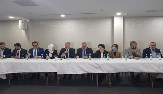 Ayhan Bilgen duyurdu: Yerelden merkeze doğru bir siyaset tarzının partileşmesi için yola çıkıyoruz