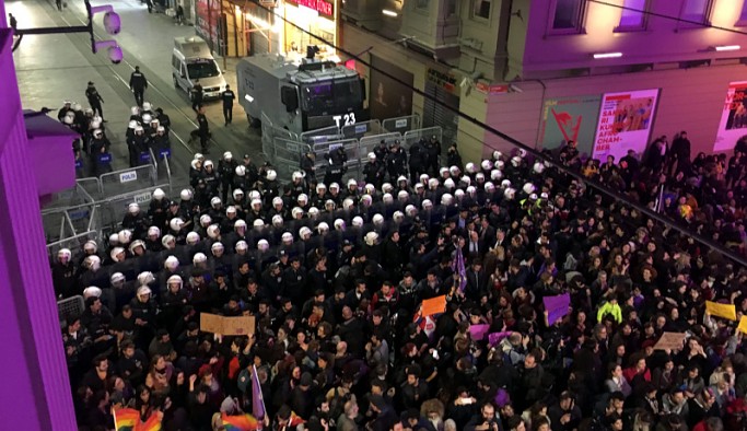 İstanbul Valiliği: 8 Mart'ta Beyoğlu'ndaki yürüyüşe müsaade edilmeyecek