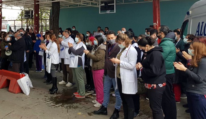İzmir'de sağlık teknikerine bıçaklı, hemşireye sözlü saldırı
