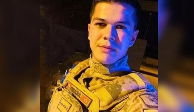 Nişanlısına şaka yapmak isteyen uzman çavuş kendini vurarak öldürdü
