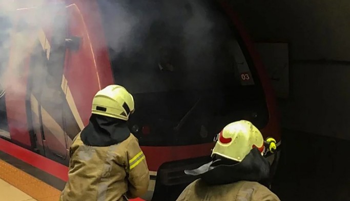 Üsküdar'da metro durağındaki elektrik trafosunda yangın