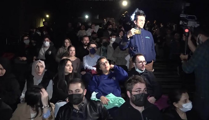 Elektriği kesilen Moda Sahnesi: Enerji hakkımızı, kendi kendimize sağlamaya karar verdik