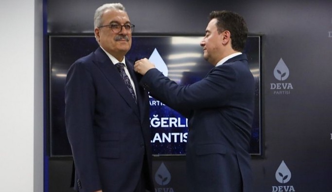 Eski AKP'li vekil DEVA Partisi'ne katıldı