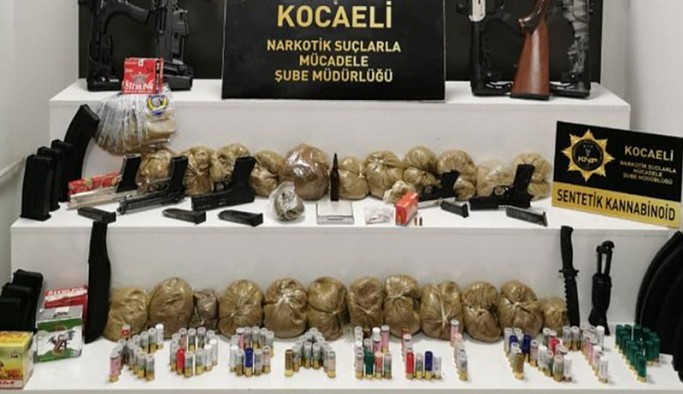 Kocaeli'de 10 kilo uyuşturucu ve uçaksavar mermisi ele geçirildi