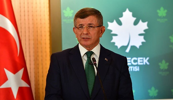 Müşteki listesindeki Davutoğlu Gezi kararlarını eleştirdi