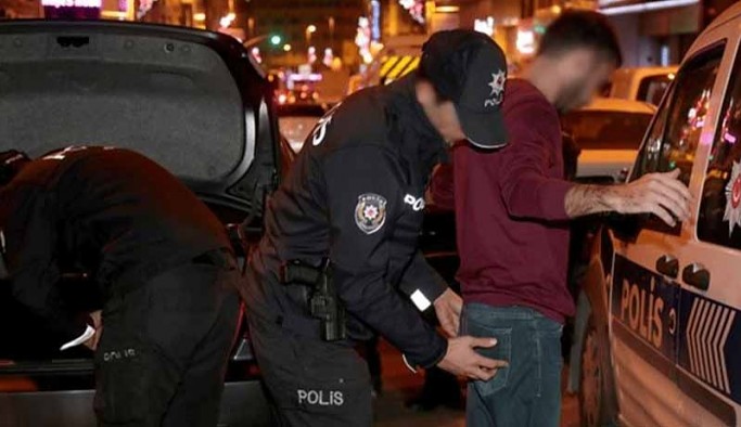Polisin arama yetkisine kısmi kısıtlama: Yazılı emir olmadan üst ve araç araması yapılamayacak
