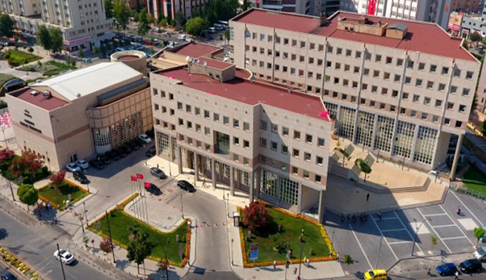 AKP'li belediyeden meclis üyeleri ile belediye yöneticilerine bedava gezi: Kasadan 651 bin TL harcandı