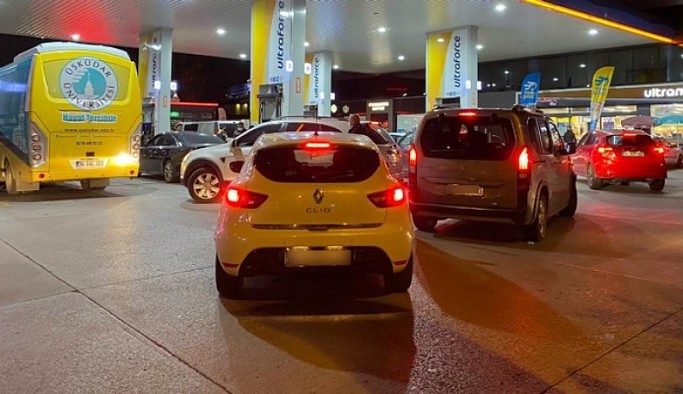 Benzine ve motorine büyük zam geliyor