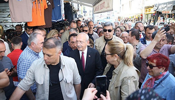 Düzce'de Kemal Kılıçdaroğlu’na, 'Burası Kandil değil, Düzce. Yanlış gelmişsin' diyen iki kişi AKP'li çıktı