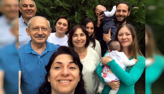 Kılıçdaroğlu'ndan ailesiyle 'bayram selfiesi'