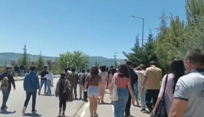 Munzur Üniversitesi öğrencilerinden TÜGVA protestosu