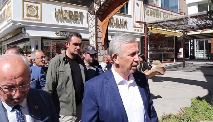 'Selahattin Demirtaş'ı istiyoruz' diyen vatandaşa Mansur Yavaş'tan yanıt: Ben belediye başkanıyım
