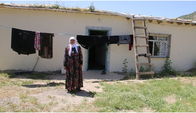 5 defa göç ettirildi, bir evi yakıldı, bir evi sular altında bırakıldı