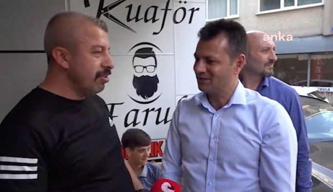 Aksaray'da bir berber: Artık MHP'ye oy vermeyeceğim bıyığı da keseceğim