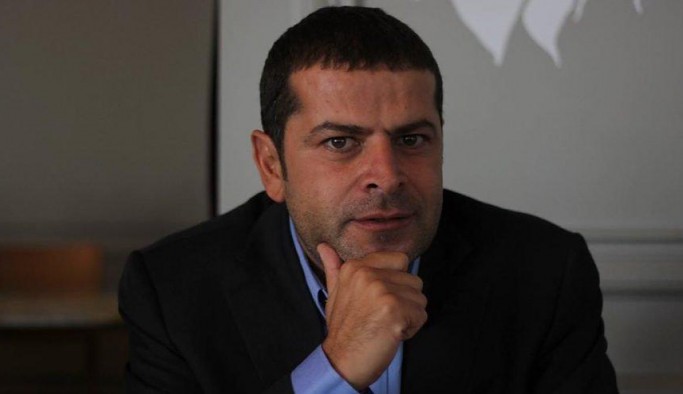 Cüneyt Özdemir canlı yayında çalışanlarına zam yaptı