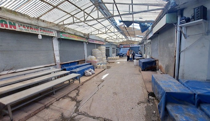 Diyarbakır Peynirciler Çarşı’ndaki 84 dükkândan 62'si kapattı