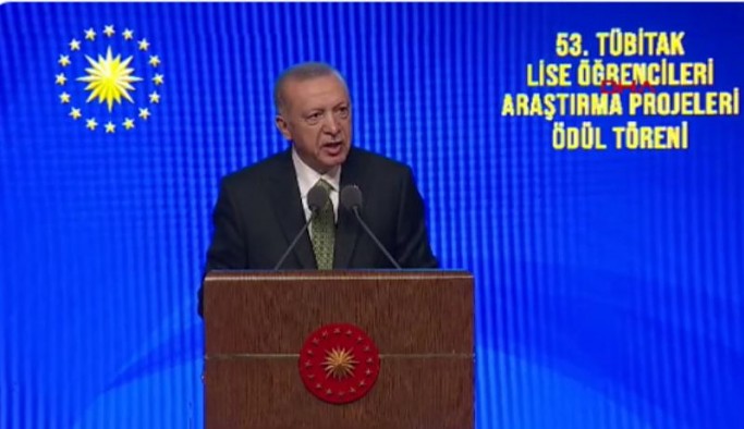 Erdoğan: Onların Armstrong'u varsa bizim de Ahmet'imiz, Ayşe'miz var