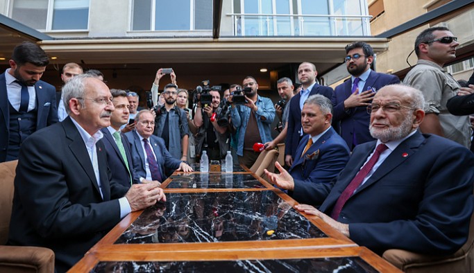İzmir'de sürpriz buluşma: Kılıçdaroğlu ile Karamollaoğlu bir araya geldi