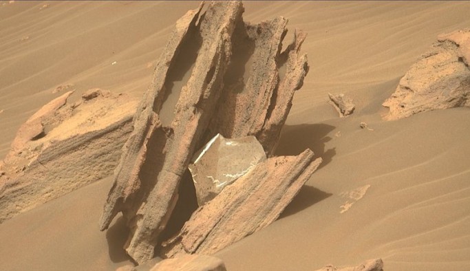 Mars'ta 'heyecan yaratan görüntü', termal battaniye parçası çıktı