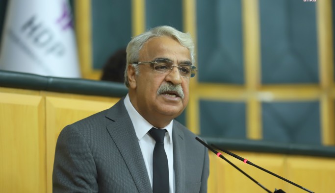 MİTHAT SANCAR: "KAYGISI, ÖFKESİ, DAHASI BİZE DÜŞMAN GÖZÜYLE BAKAN BÜTÜN TOPLUM KESİMLERİYLE KONUŞMAYA, DİYALOĞA HAZIRIZ"