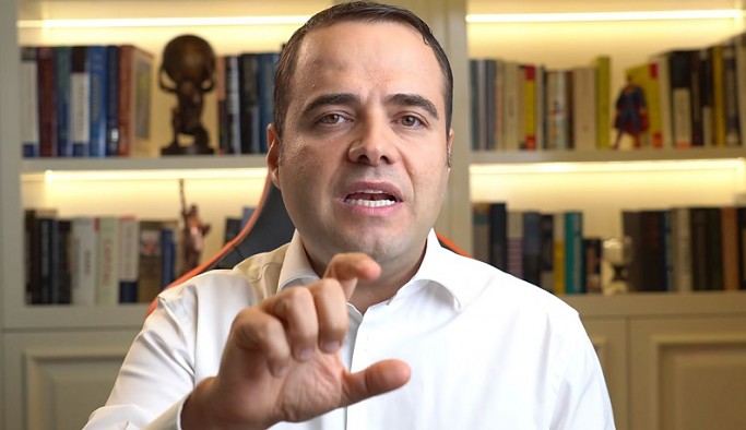 Özgür Demirtaş, bu kez tüm dünyayı karşısına aldı: 'Geç kalındı!'